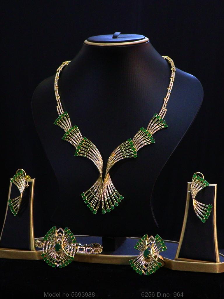 Searching for Wedding Gifts? Stop ! - Amaara World