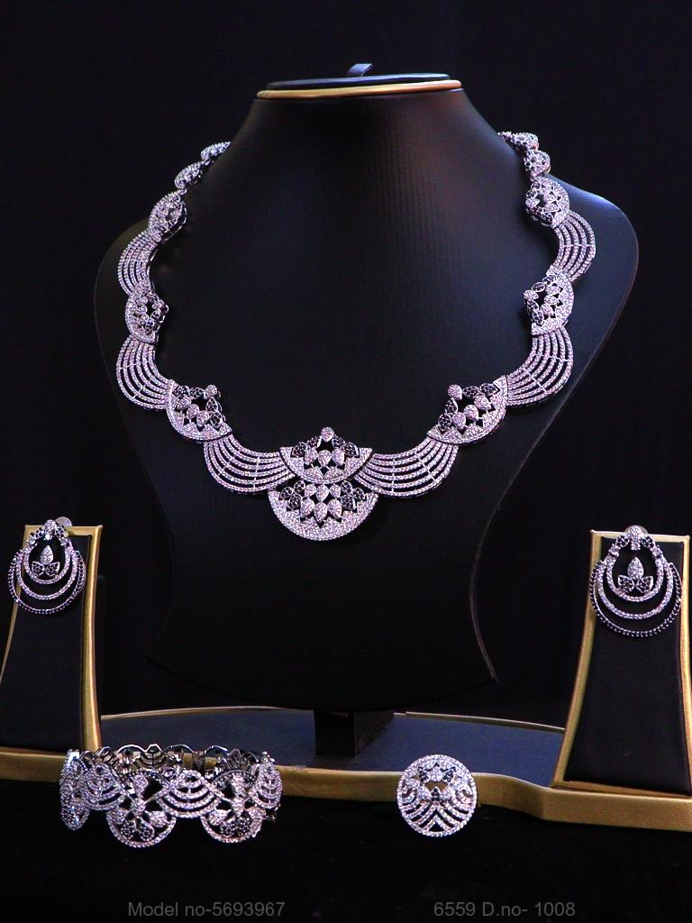 Trendy Traditional Necklace Set | Ideal Birthday Gift - Amaara World
