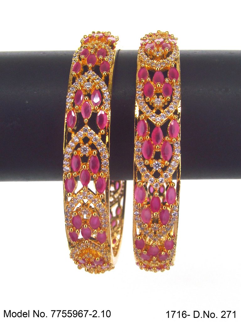 International Glow CZ - Amaara World