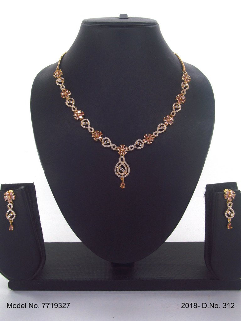 Eye catchy Necklace set - Amaara World