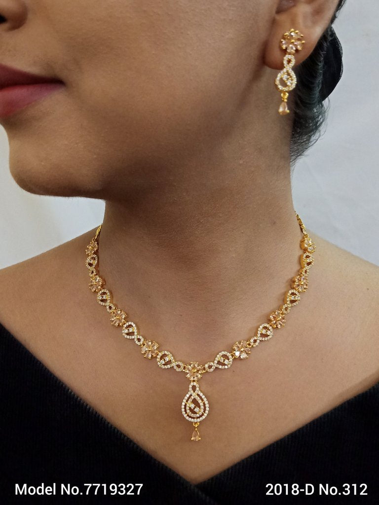 Eye catchy Necklace set - View A