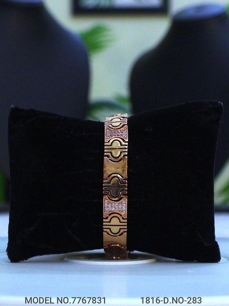 Classy Line Bracelet - Amaara World