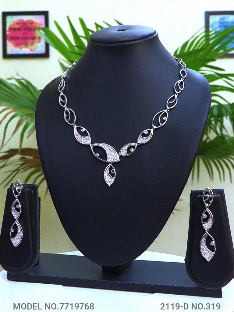 Light weighted CZ Necklace Set - Amaara World