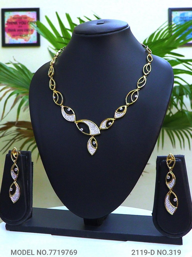 Partywear Classic Jewelry Set - Amaara World