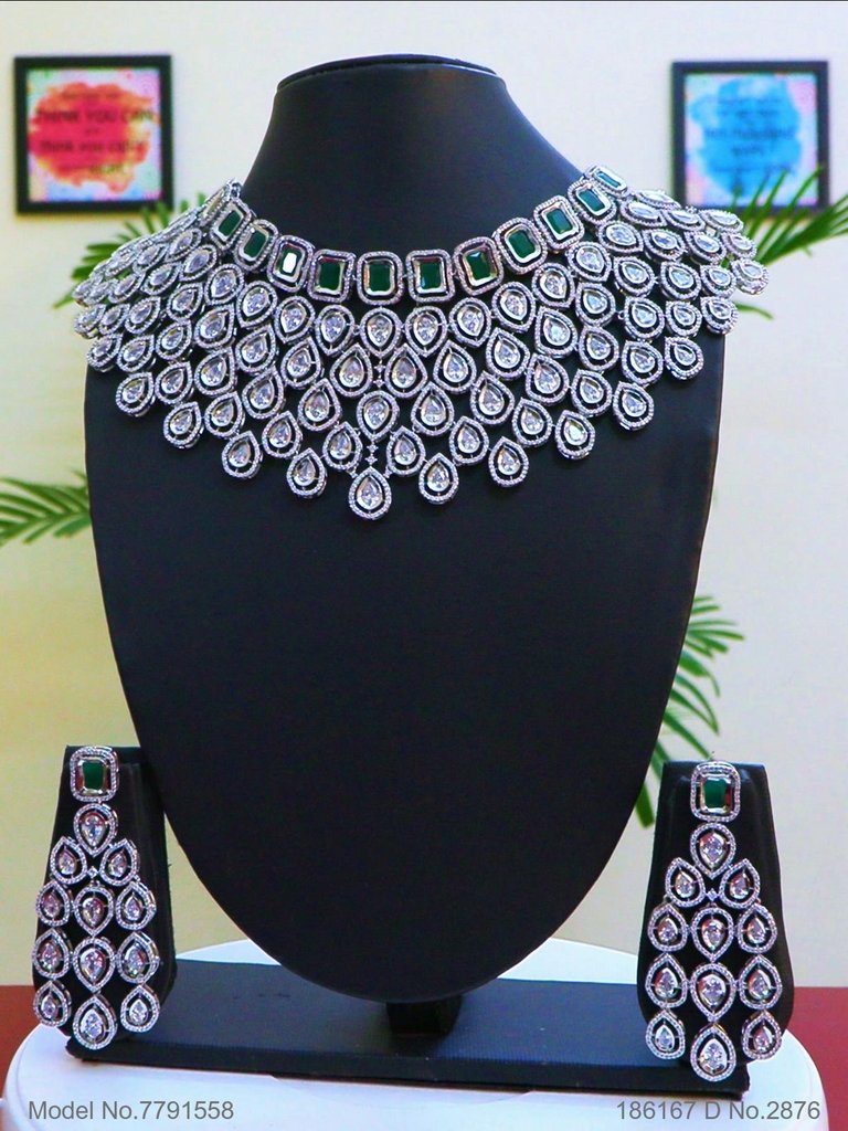 Amazing Traditional Jewelry Set - Amaara World