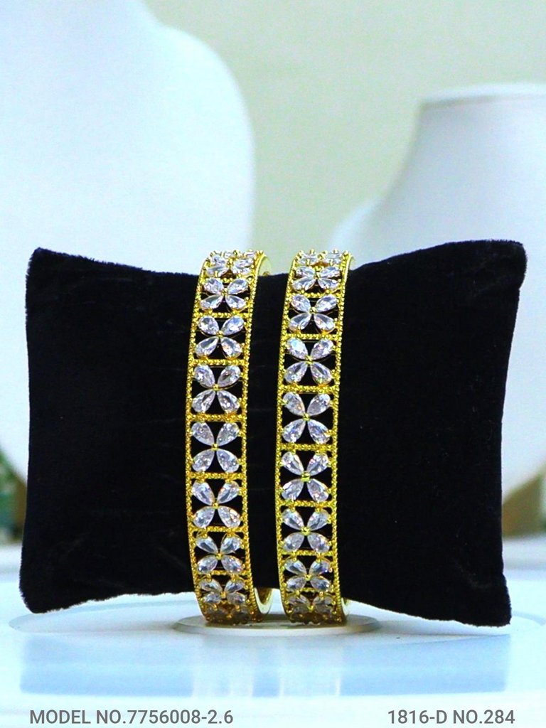 Bling Star Bangles - Amaara World