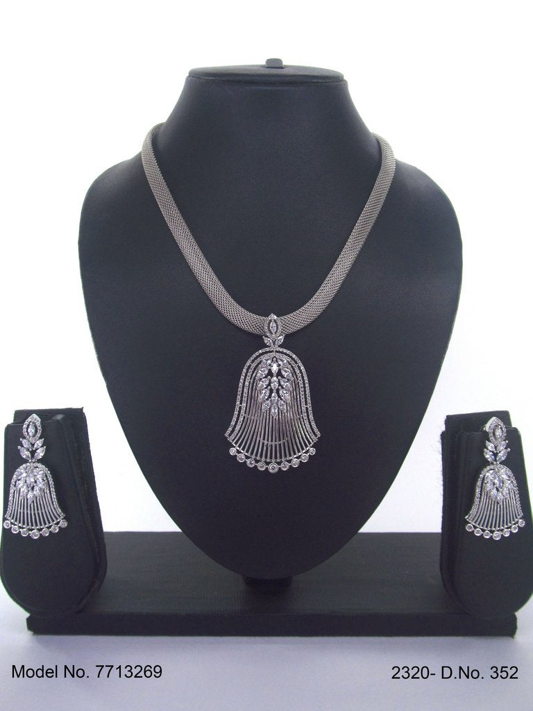 When Glamour meets Art ! - Amaara World USA - SKU 7713269