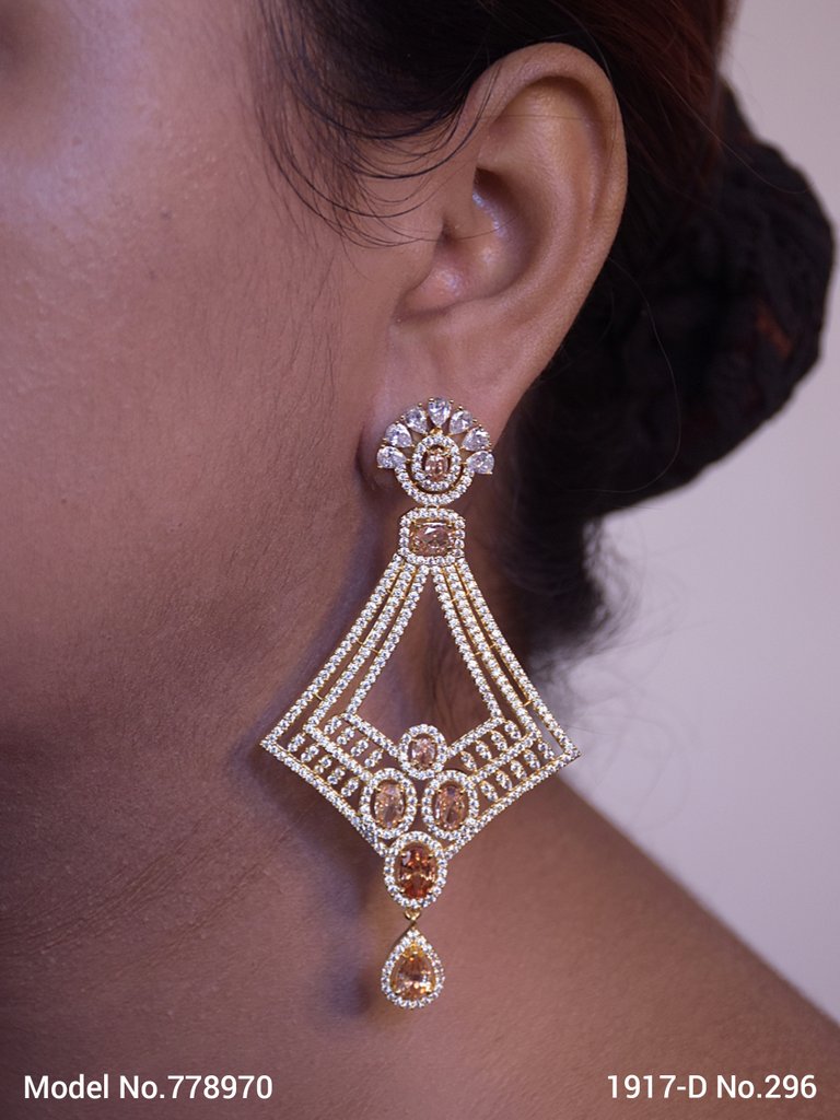 Latest Trendy Earring Design - Amaara World