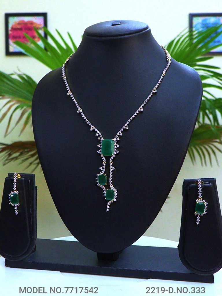 Be a Showstopper in any Party ! - Amaara World