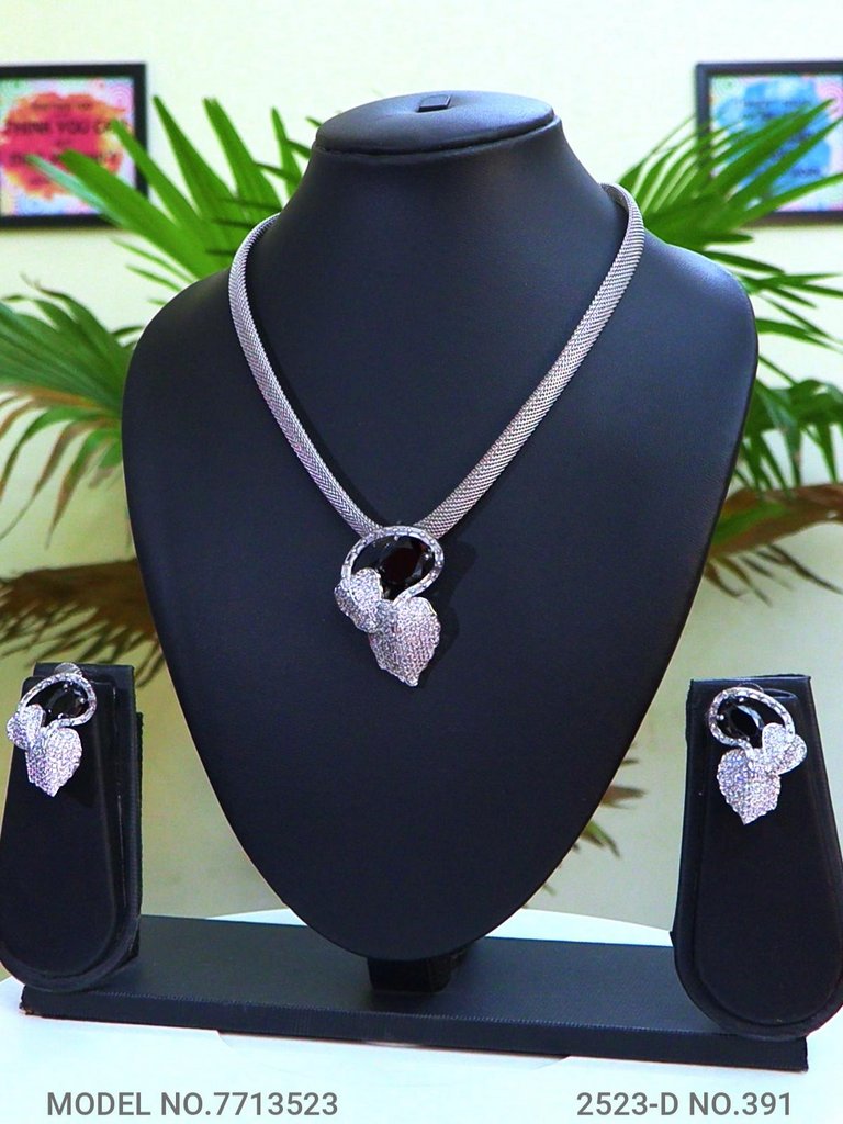 Pendant Necklace for Weddings - Style 2 - Amaara World