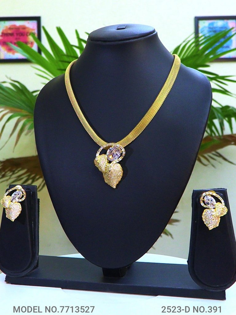 Pendant Necklace for Weddings - Style 3 - Amaara World