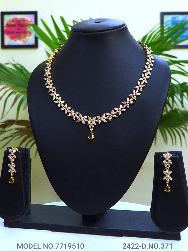 Be a Showstopper in any Party ! - Amaara World
