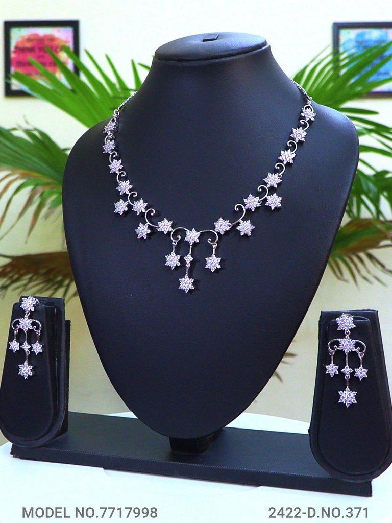 Light weighted CZ Necklace Set - Amaara World
