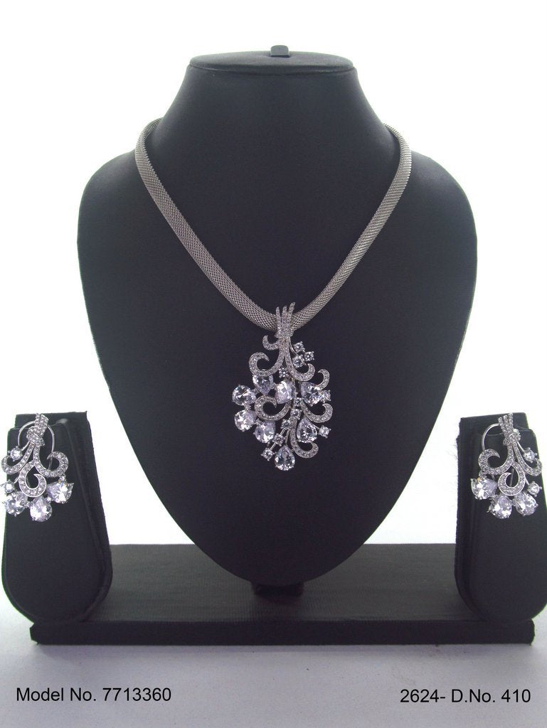 Fine Fashion Classic Pendant Set - Amaara World