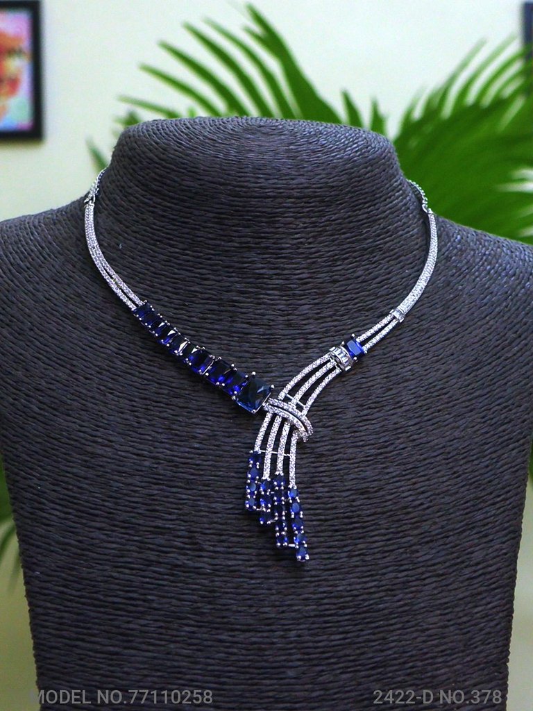 Bold Attitude | Necklace Set - View A