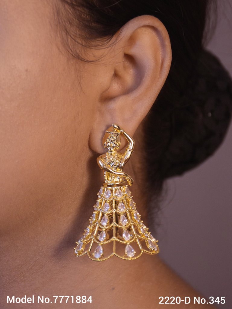 Latest Trendy Earring Design - Amaara World