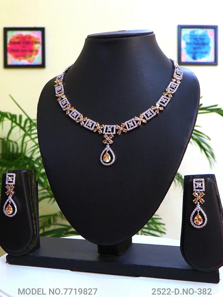 Necklace Set crafted for bold Women - Amaara World