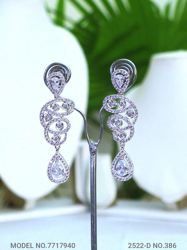 Classic Pattern | Fine Fashion Jewelry - View B
