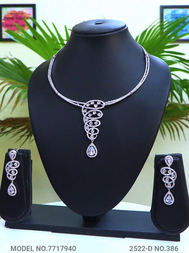 Classic Pattern | Fine Fashion Jewelry - Amaara World