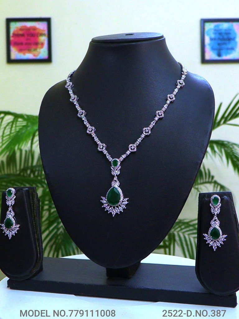 Partywear Classic Jewelry Set - Amaara World