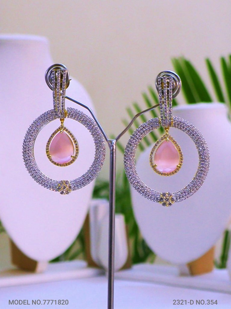 Unique Gift for Party wear - Amaara World