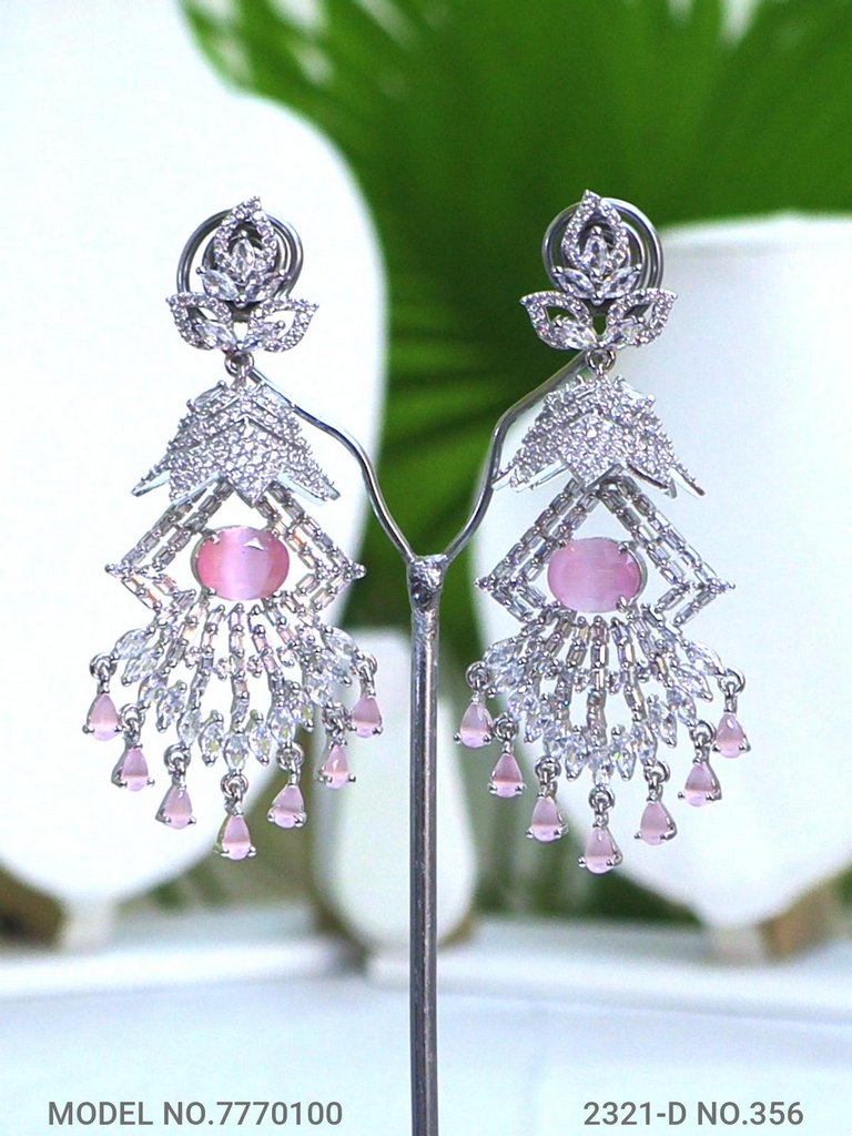 Unique Gift for Party wear - Amaara World