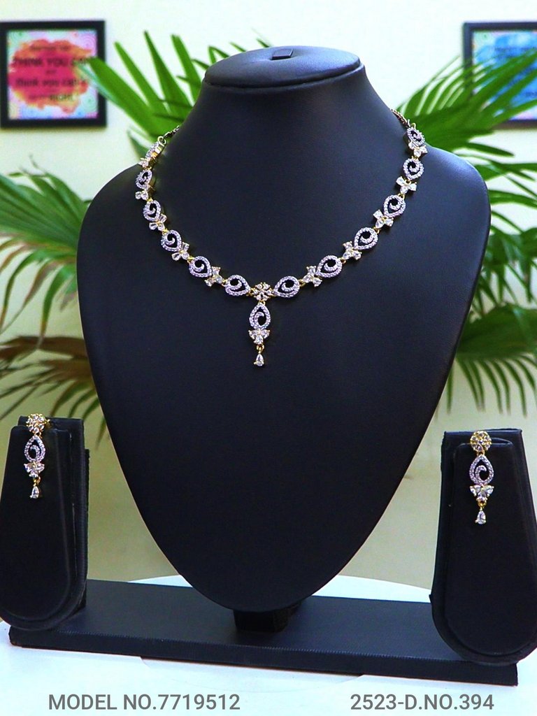 Be a Showstopper in your Party ! - Amaara World