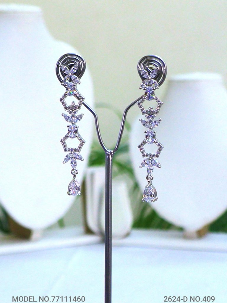 Bold Attitude | Necklace Set - View B