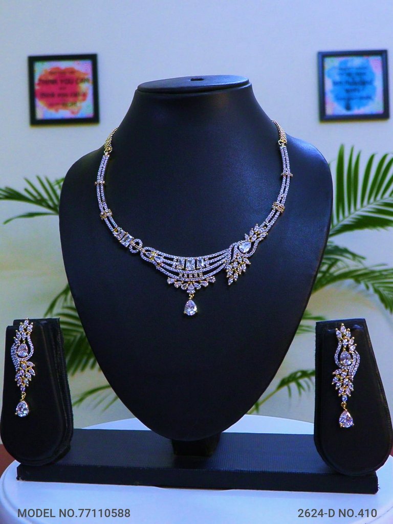 Classic Modern Day Gift Jewelry for Women - Amaara World