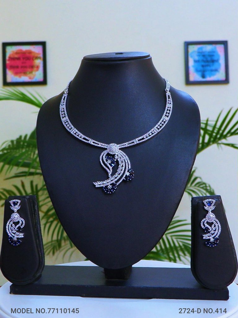 Modern Day Gift to a women - Amaara World