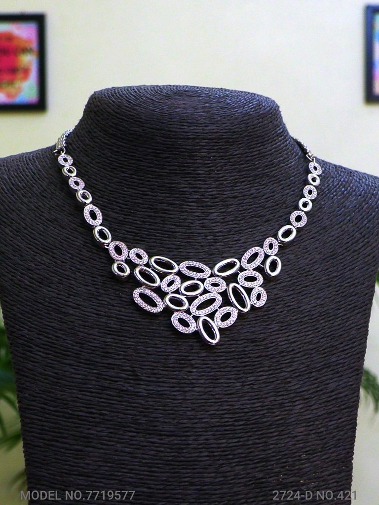 Classic Gift for Her - View A