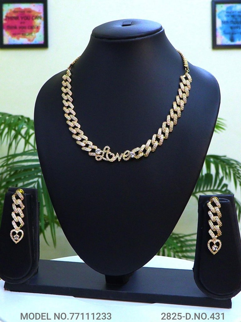 Be a Showstopper in your Party ! - Amaara World