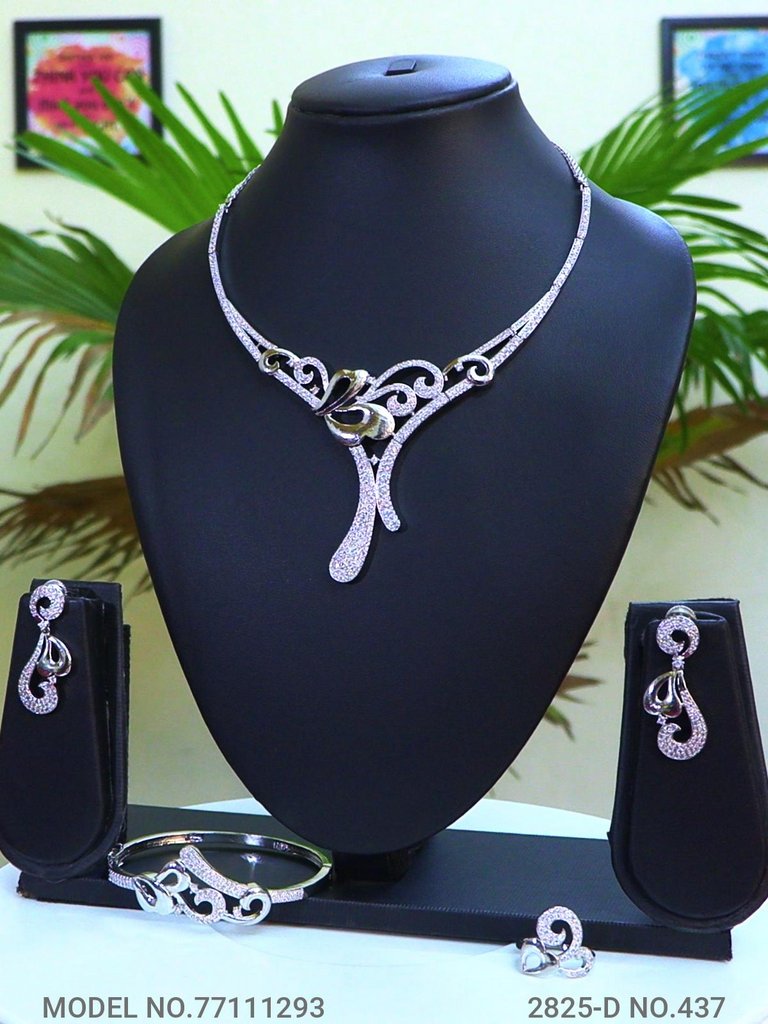 Classic Modern Day Gift Jewelry for Women - Amaara World