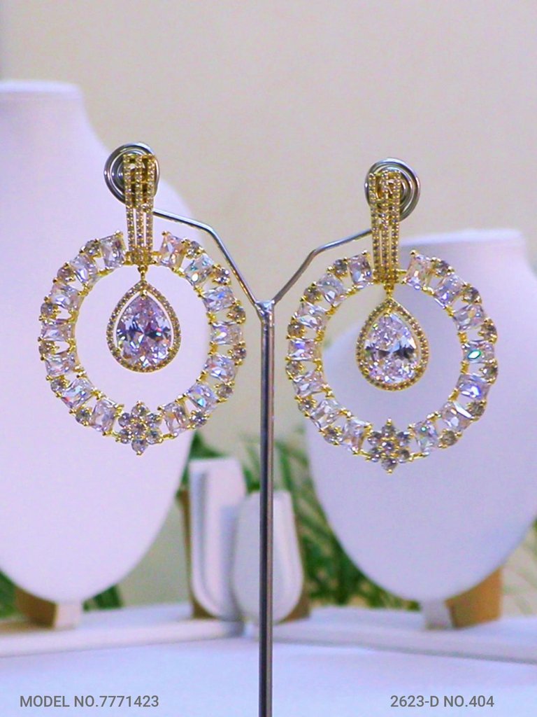 Earrings | Fusion Design - Amaara World