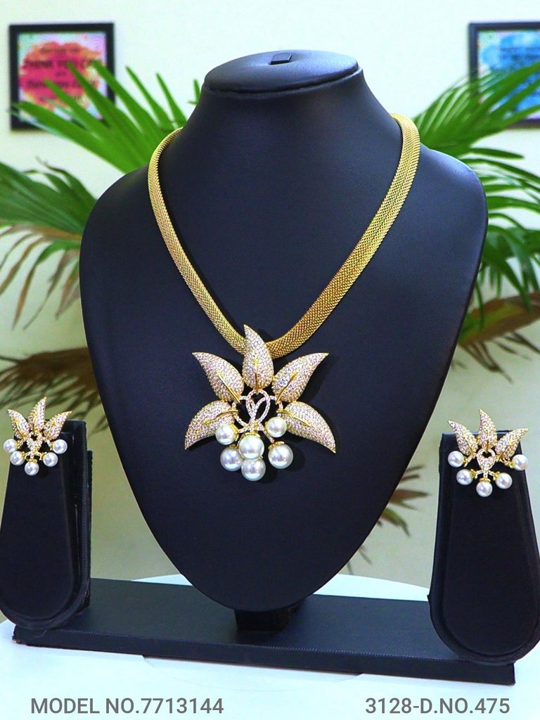 Imitation Artificial Diamond Pendant - Style 3 - Amaara World