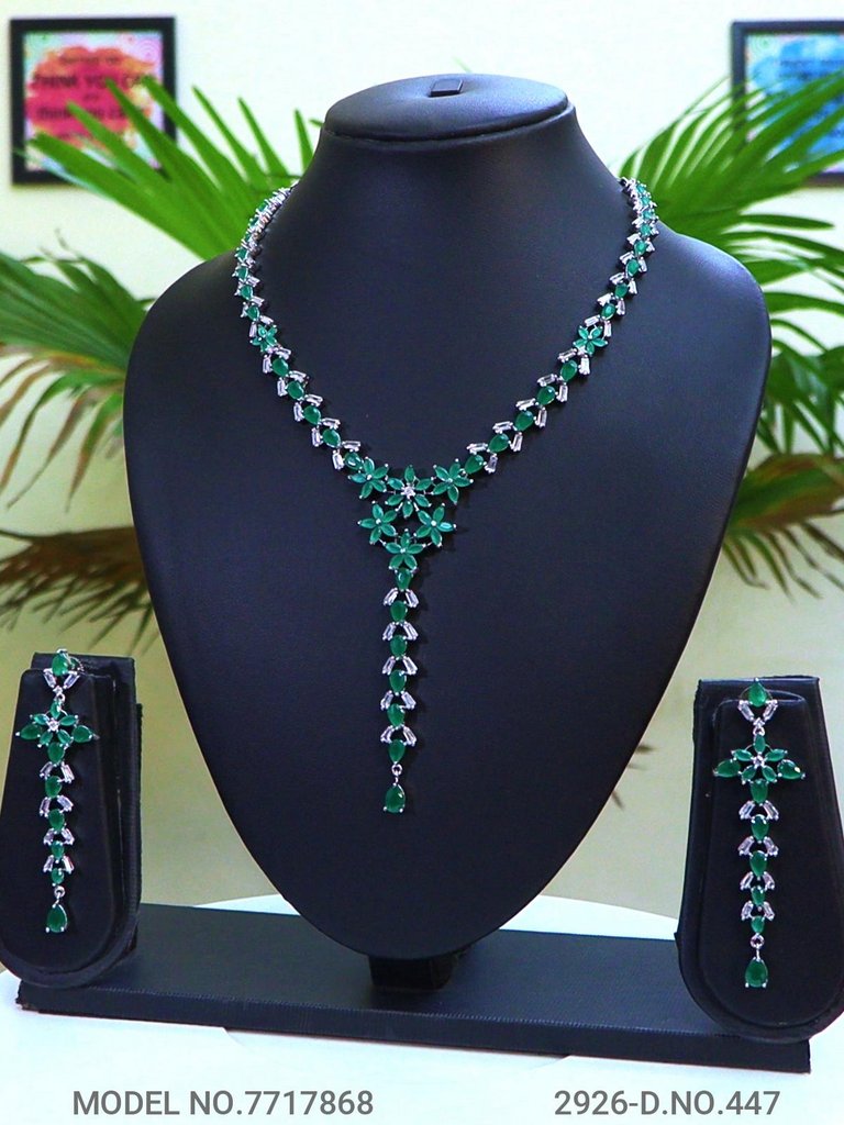 Eye catchy Necklace set - Amaara World