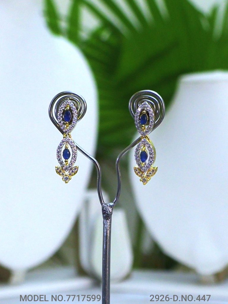 Classic Necklace Set - View B