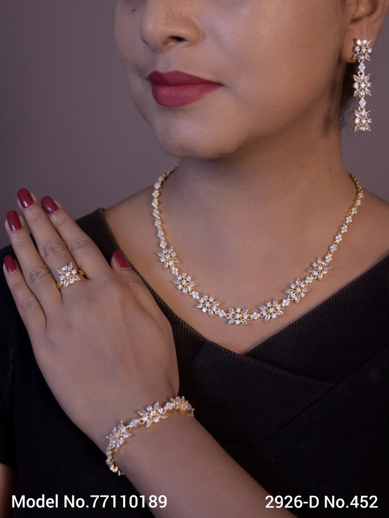 Classic Pattern | Fine Fashion Jewelry - Amaara World