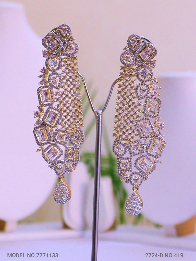 Earrings | Fusion Design - Amaara World