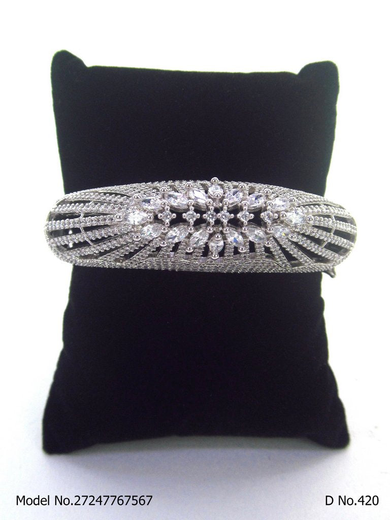 International Glow CZ - Style 1 - Amaara World