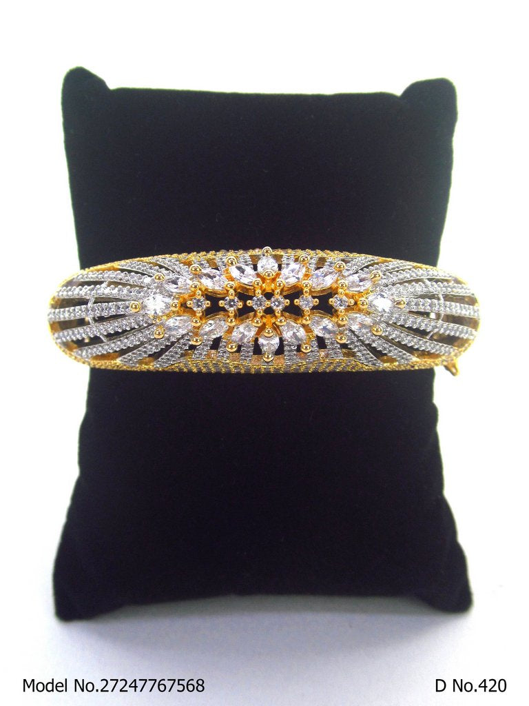 International Glow CZ - Style 2 - Amaara World
