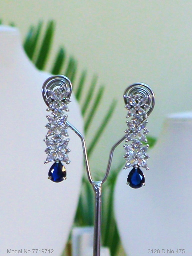 Fine Fashion Classic Necklace Set - View B