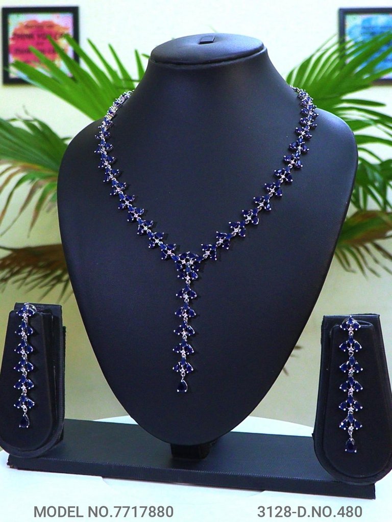 Modern Day Gift to a women - Amaara World