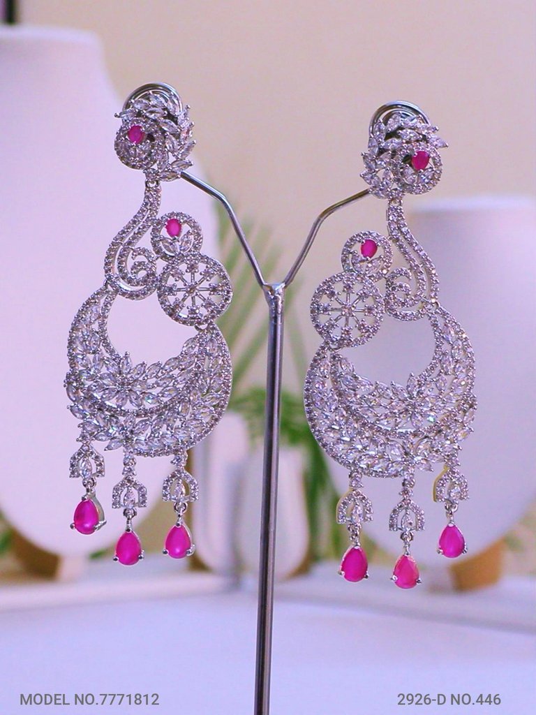 Gift a Earring to her - Amaara World