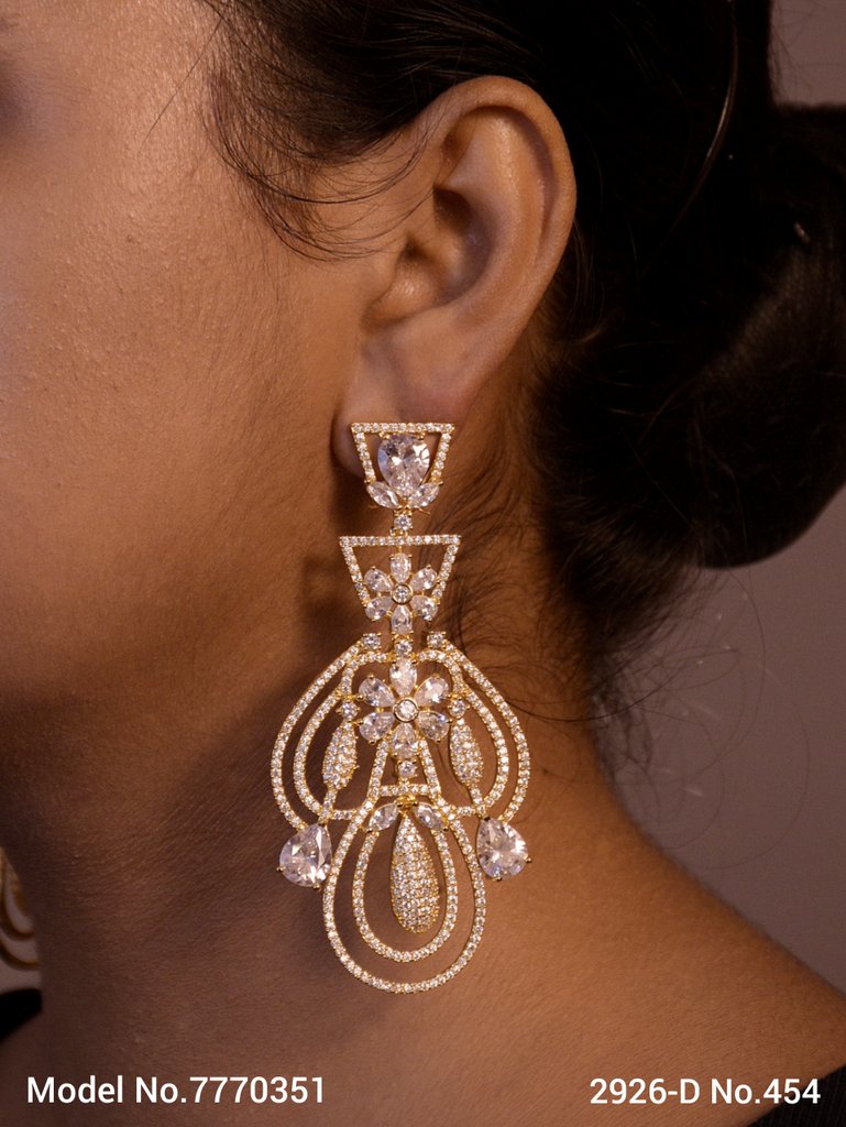 Latest Trendy Earring Design - Amaara World