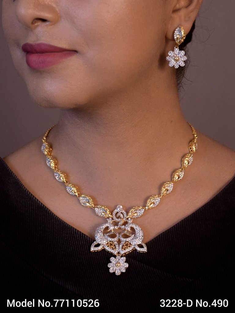 Be a Showstopper in your Party ! - Amaara World