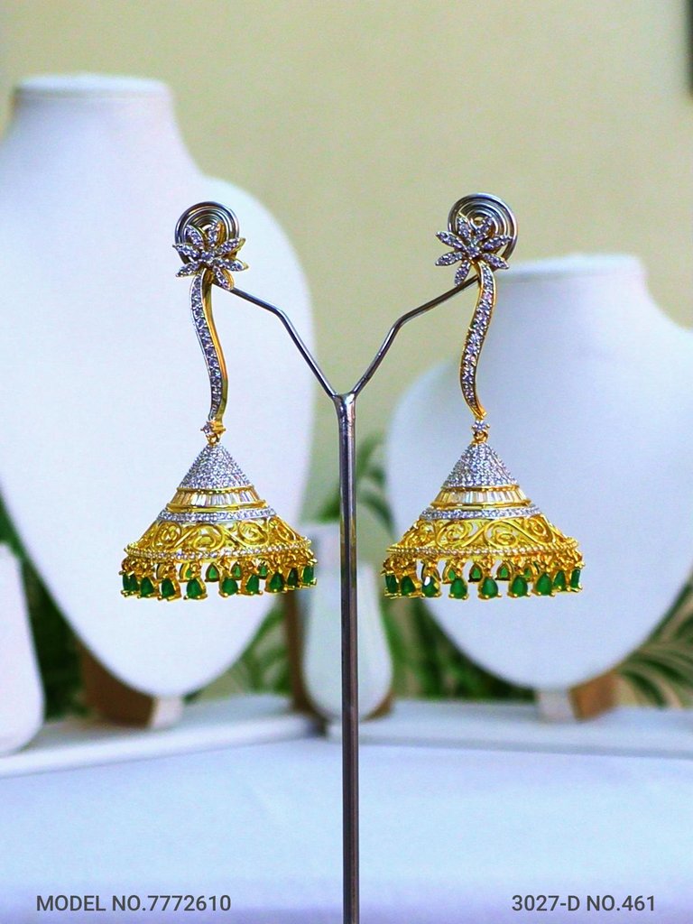 Zircon Earrings can be a Gift