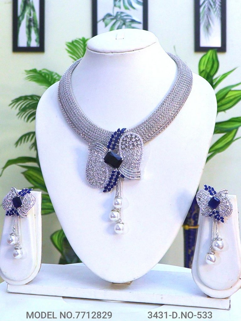 Handcrafted Masterpiece | Cz Pendant Set - Amaara World