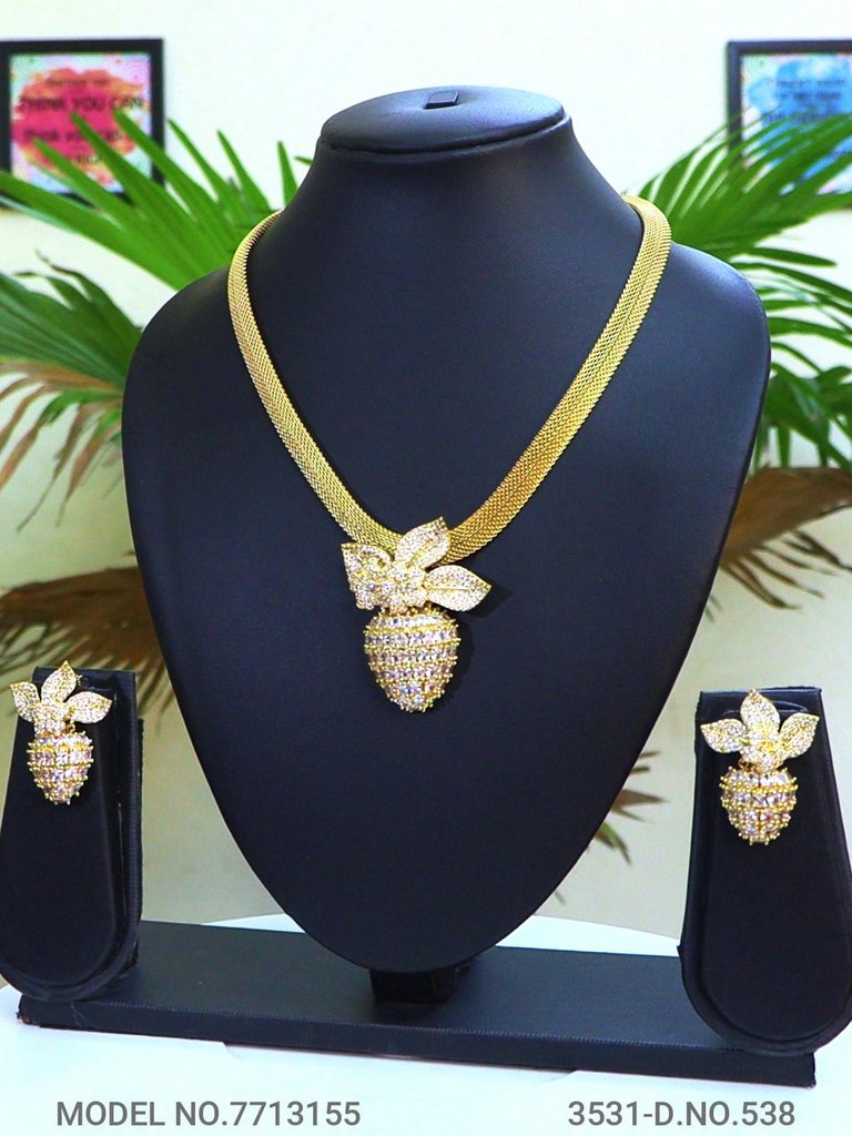 Unique Pendant Craftsmanship - Style 7 - Amaara World