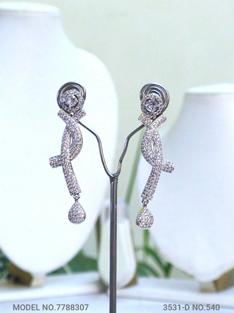 Jewelry straight from Craftsmen - View B